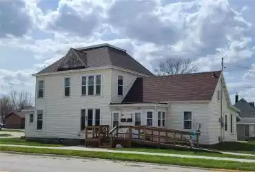 403 4th Street, Vinton, IA 52349, ,Residential,For Sale,4th,2402452