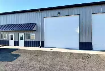 1650 Commercial Drive 204, Walford, IA 52351, ,Commercial Lease,For Lease,Commercial,2402645