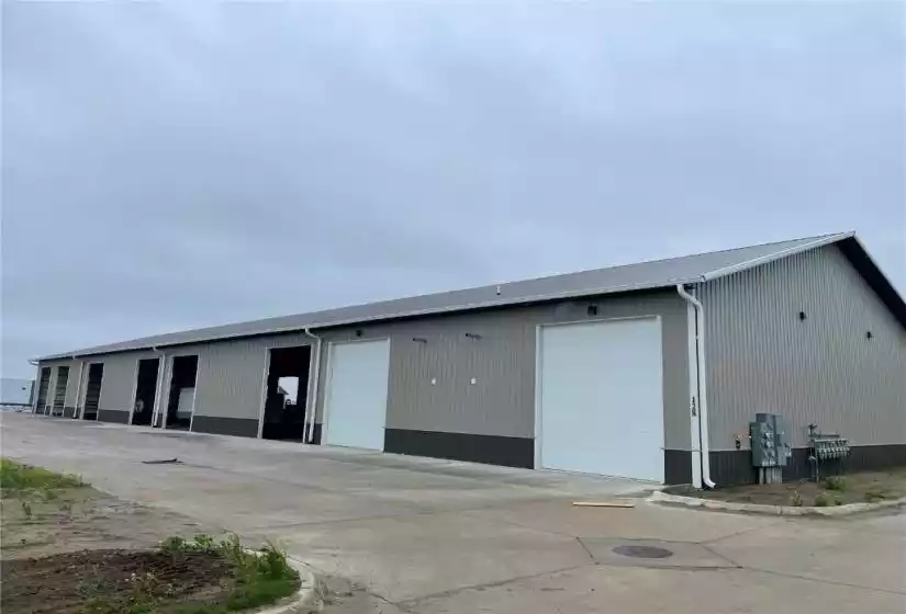 128 Greenfield Drive Unit C, Tiffin, IA 52340, ,Commercial Sale,For Sale,Greenfield,2402908