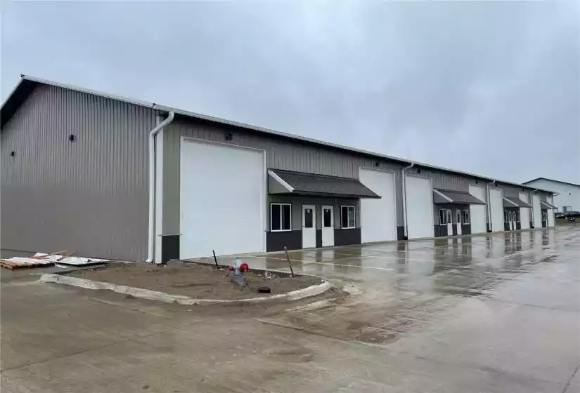 132 Greenfield Drive Unit F, Tiffin, IA 52340, ,Commercial Sale,For Sale,Greenfield,2402904