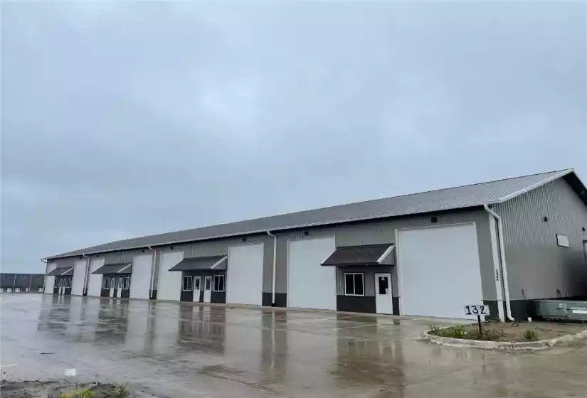 132 Greenfield Drive Unit D, Tiffin, IA 52340, ,Commercial Sale,For Sale,Greenfield,2402902