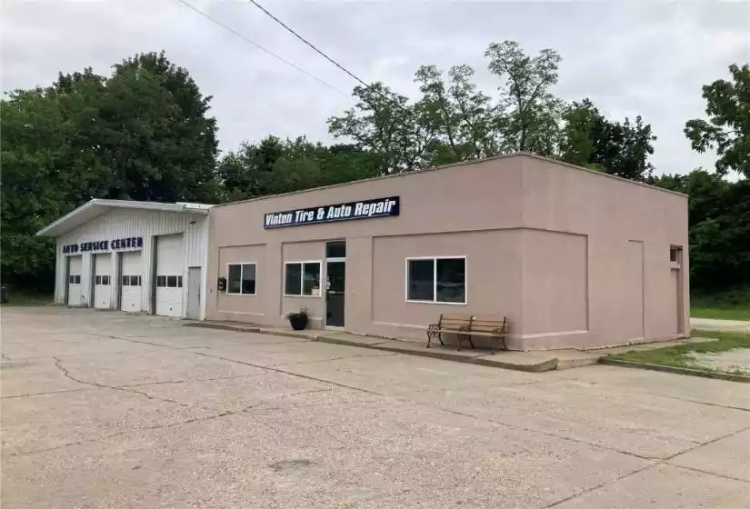 610 4th Street, Vinton, IA 52349, ,Commercial Sale,For Sale,4th,2404417