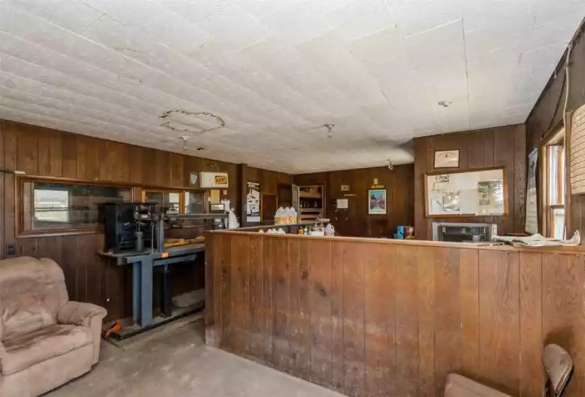 403 Old Dubuque Rd, Anamosa, IA 52205, ,Farm,For Sale,Old Dubuque Rd,2404593