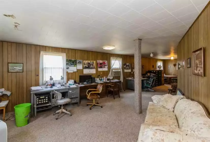 403 Old Dubuque Rd, Anamosa, IA 52205, ,Farm,For Sale,Old Dubuque Rd,2404593